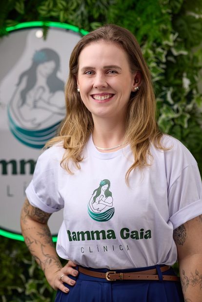 Stephanie Hackradt, fisioterapeuta neurofuncional e respiratória com atuação pediátrica